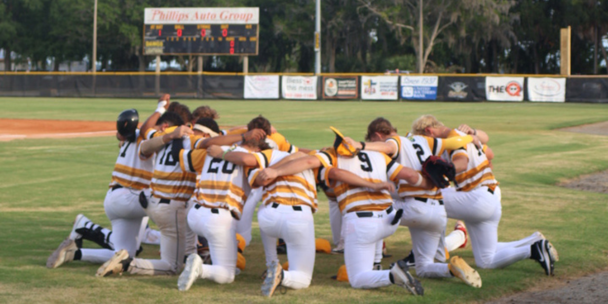 Eighth Inning Rally Propels the Lightning to Victory over Winter Park 