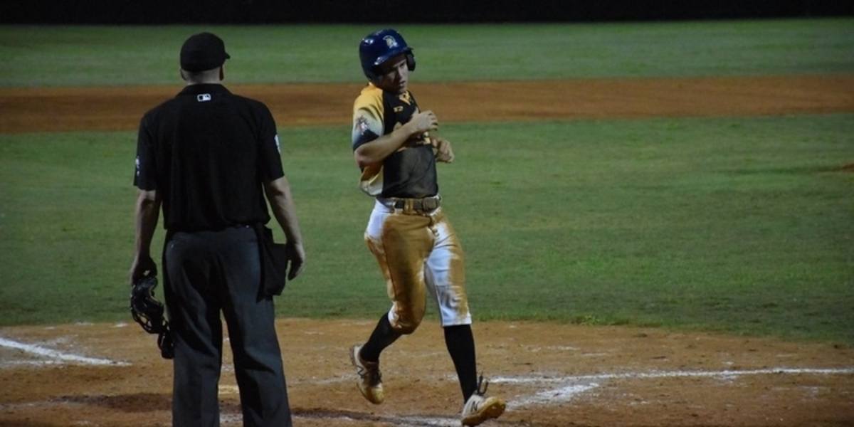 Kelly's 3-Hit Day Leads Balanced Attack To 7-2 Win