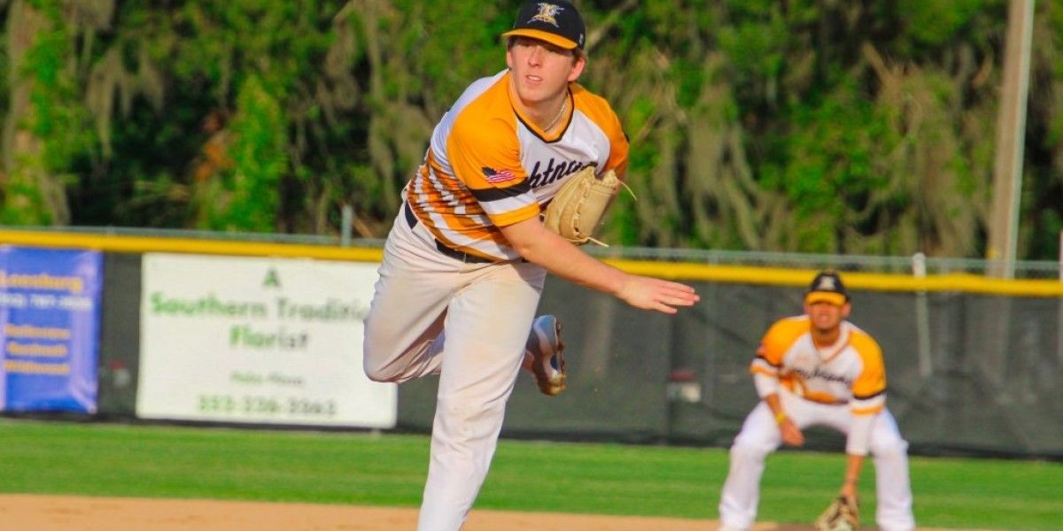 Lightning Hold Off Comeback To Win Third Straight