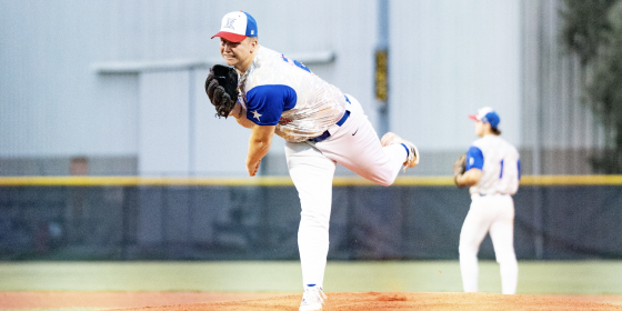 Lightning Offense Explodes in a 10-3 Win Over the Diamond Dawgs