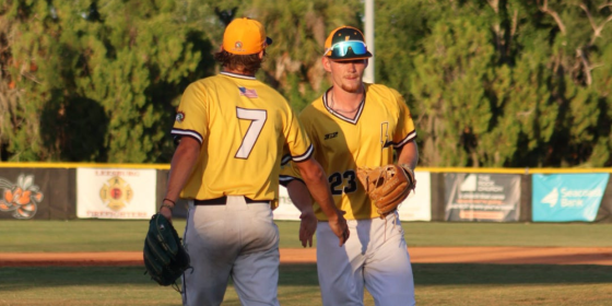 Suns Capitalize on Sixth-Inning Surge to Defeat Lightning 10-1 